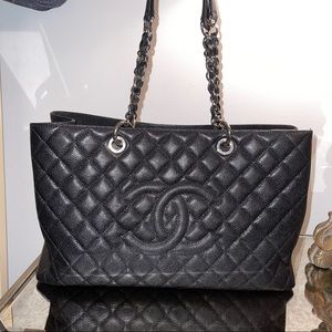 CHANEL Handbag